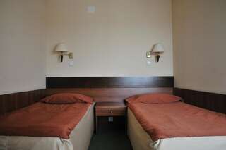 Отель Plaza Hotel Варна Небольшой двухместный номер эконом-класса с 2 отдельными кроватями-5